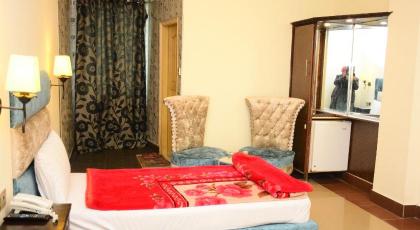 Move N Pick Hotel Murree - image 11