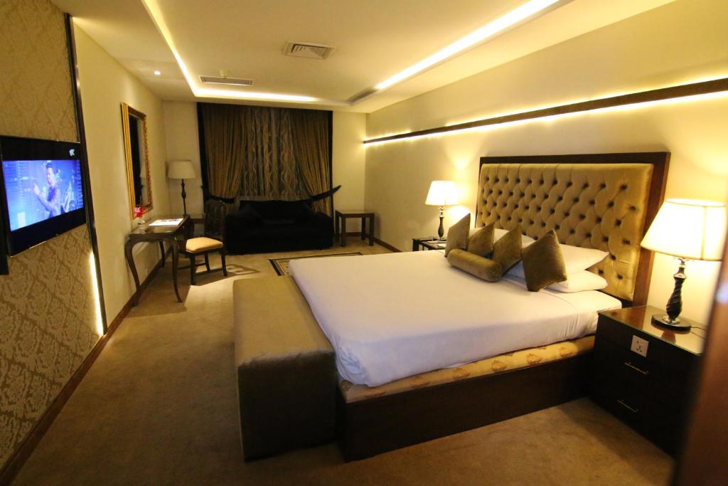 Islamabad Hotel - image 7