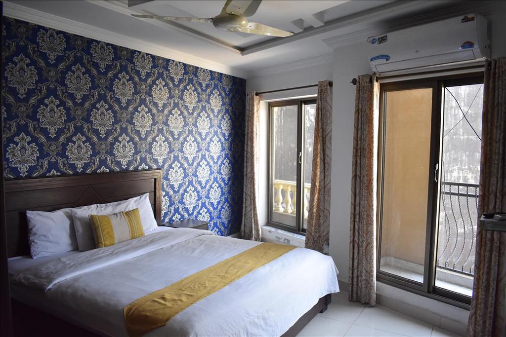 Anarkali Hotel - image 2