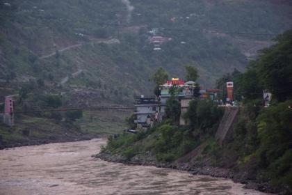 La Orilla Hotel & Restaurant - image 1