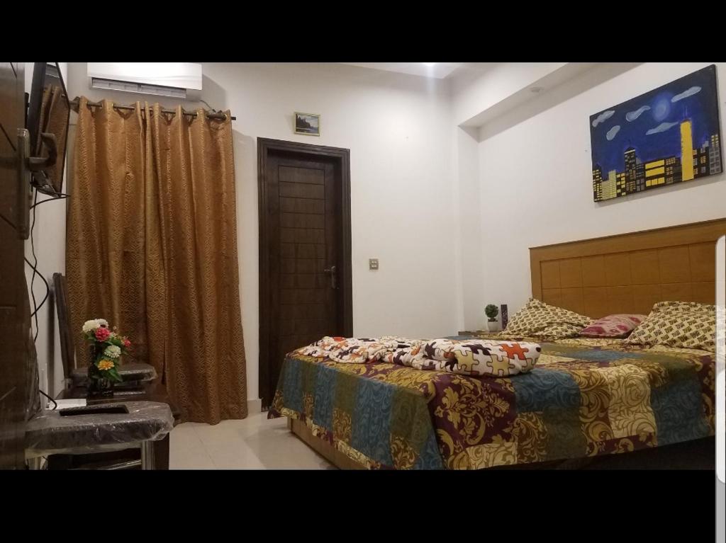 New & elegant 1BR Flat for Familiestourists4k NetflixwifiE11 Markaz - image 5