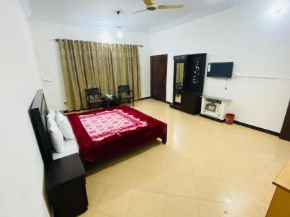 Lux Lounge Guest House - image 16