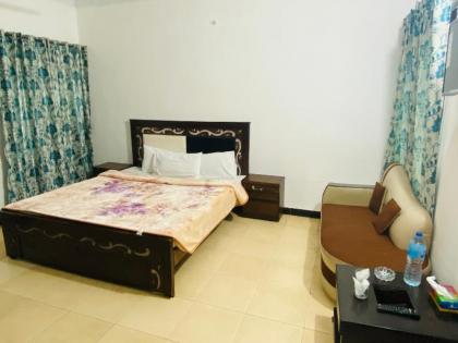 Lux Lounge Guest House - image 3