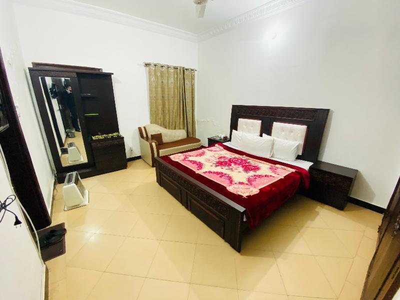 Lux Lounge Guest House - image 6