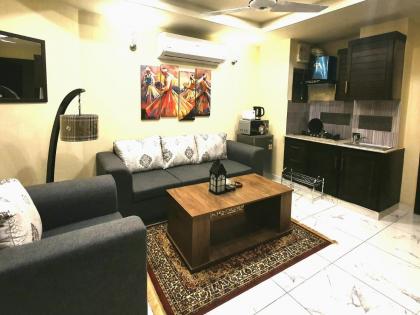 CONGENIAL & COZY 1bedroom Apt Bahria Town - image 2