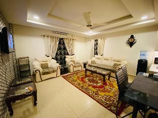 Retreat to stylish flat in bahria town - image 5