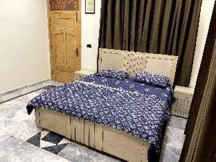 Welcoming 1-Bed Room (Double Bed) with Parking