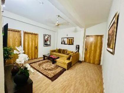 two???? two bedroom flat /1 bath/kitchen/parking. - image 11