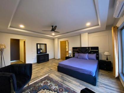 *Designer’s Luxurious 1BHK at Top Location of Twin Cities!! - image 2