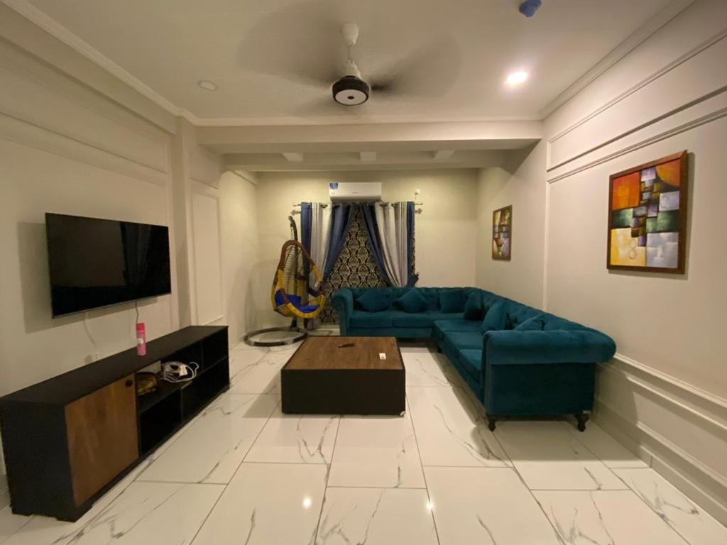 *Designer’s Luxurious 1BHK at Top Location of Twin Cities!! - image 6