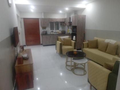 Brand New 3 Bed Modern Furnished Owner Apartment - image 4