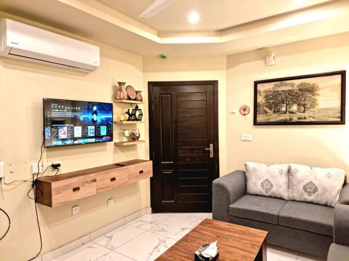 Comfortable & Lovely 1 Bed Apt In Bahria Town - image 5