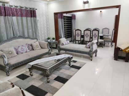 Beautiful 3-Bed House in Islamabad - image 17