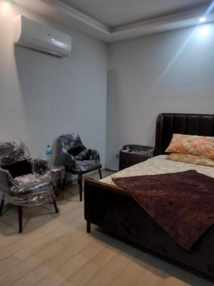 1 Bed Apartment Near isb Airport - image 2