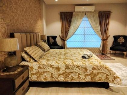 Luxurious 1 Bed Condo For Rental on Daily Basis - image 8