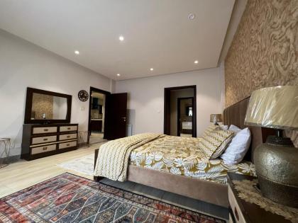 1 Bed Luxurious Apartment at Bahria Heights 5 - image 9