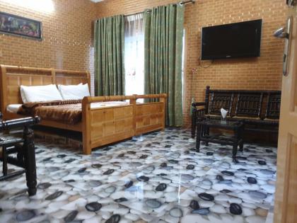 Kashmir lodge - image 7