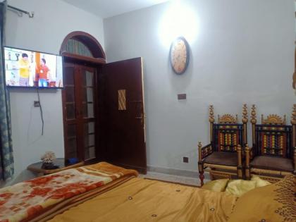 Room with Separate Entrance & Parking & Fast Wifi - image 2