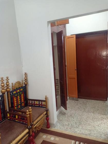 Room with Separate Entrance & Parking & Fast Wifi - image 5