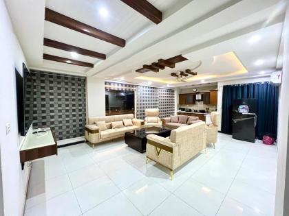 LUXURY PENTHOUSE 3 Bedrooms Margalla Hills ISB - image 2