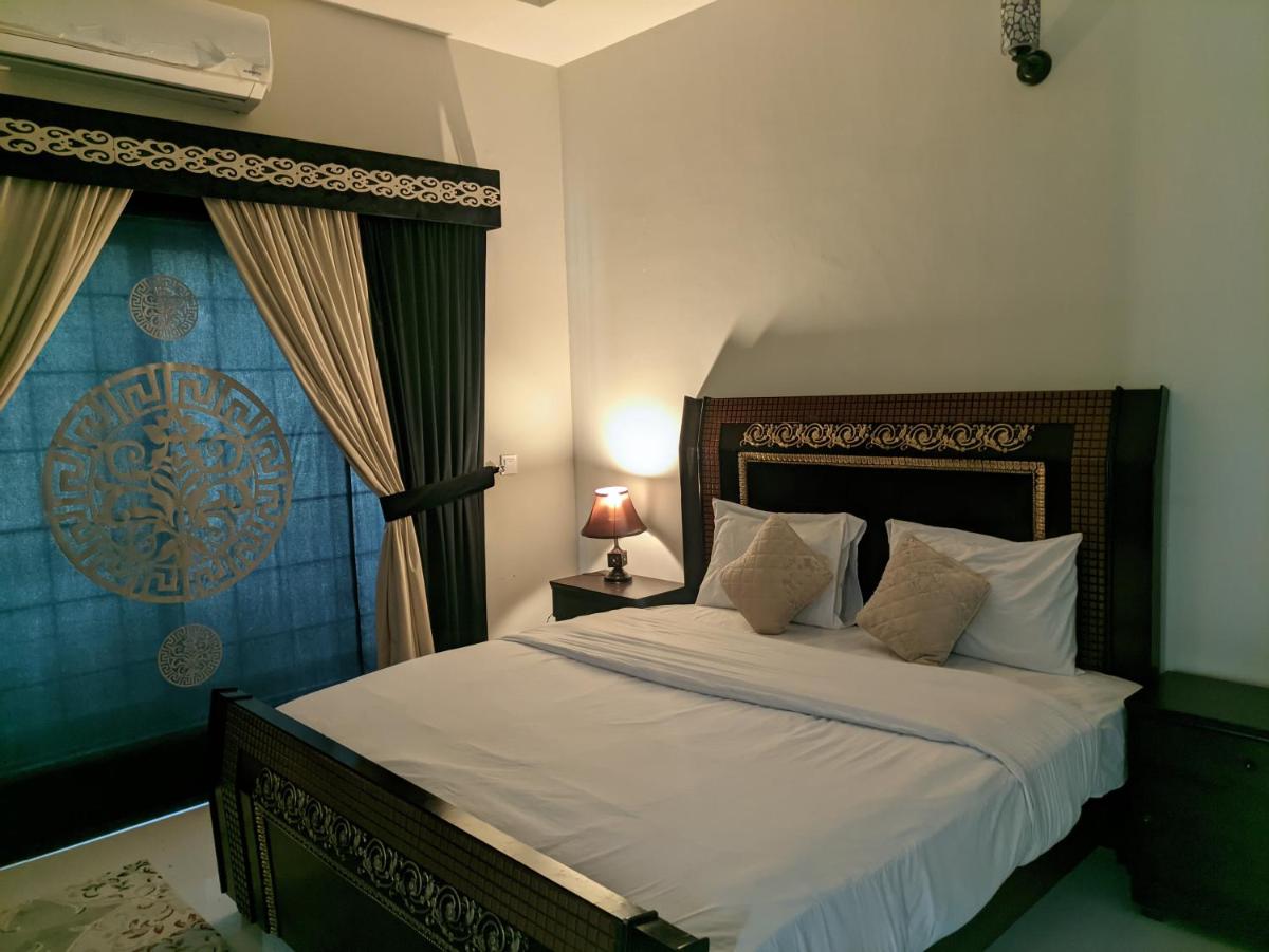 White Palace Guesthouse - main image