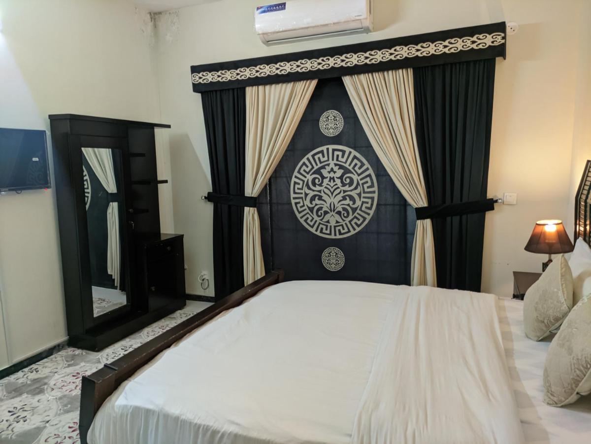 White Palace Guesthouse - image 2