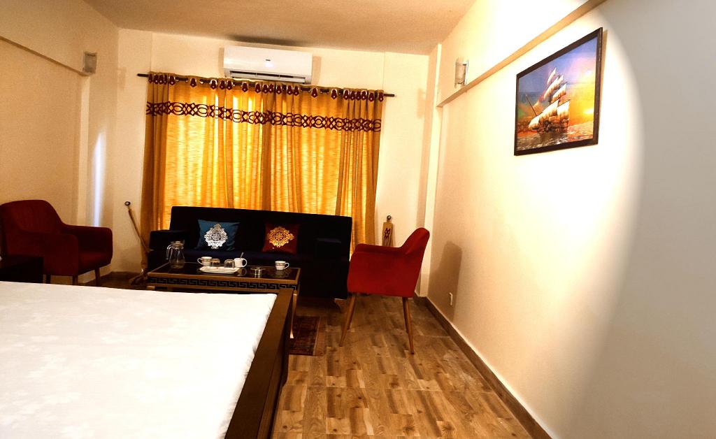 Country Club Studio Apartment ISB - image 7