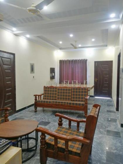 Navid's Holiday Resort & Hotel Murree Apartment 3 - image 3