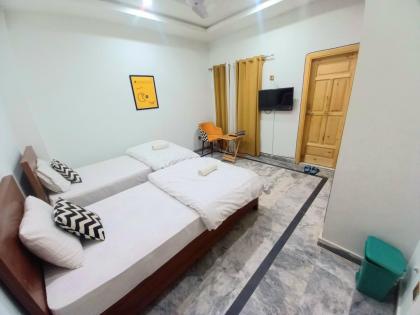 Dastak Hotel & Hostel Near NUST and Airport - image 4