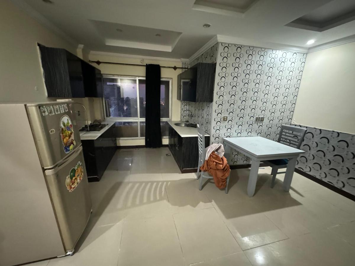 3Bed Luxury Park-Facing apartment - image 7