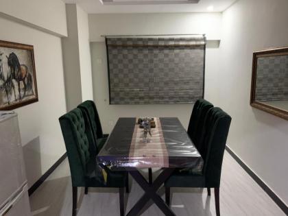 Newly Furnished Modern 3bed Apartment - image 11