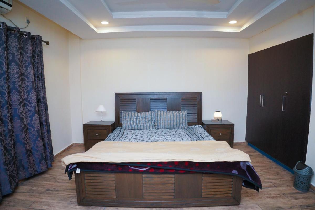 5 Luxury 1 Bed Apartment - image 5